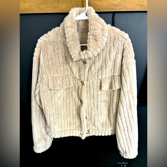 NWOT cozy button up crop jacket. Size small tan in color - Picture 1 of 3